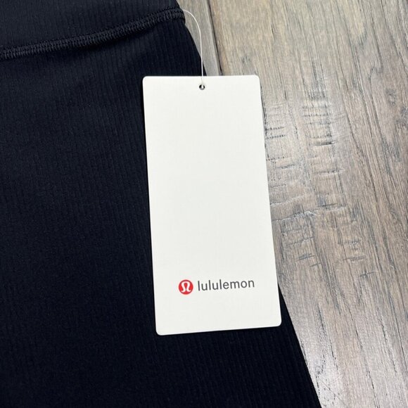 Lululemon NWT Align High-Rise Ribbed Short 6" Black - Picture 3 of 7